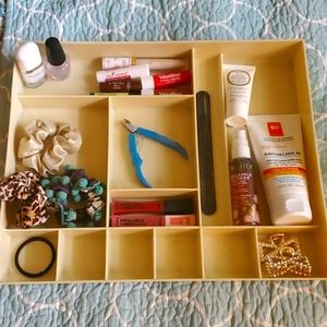 Vintage vanity organizer